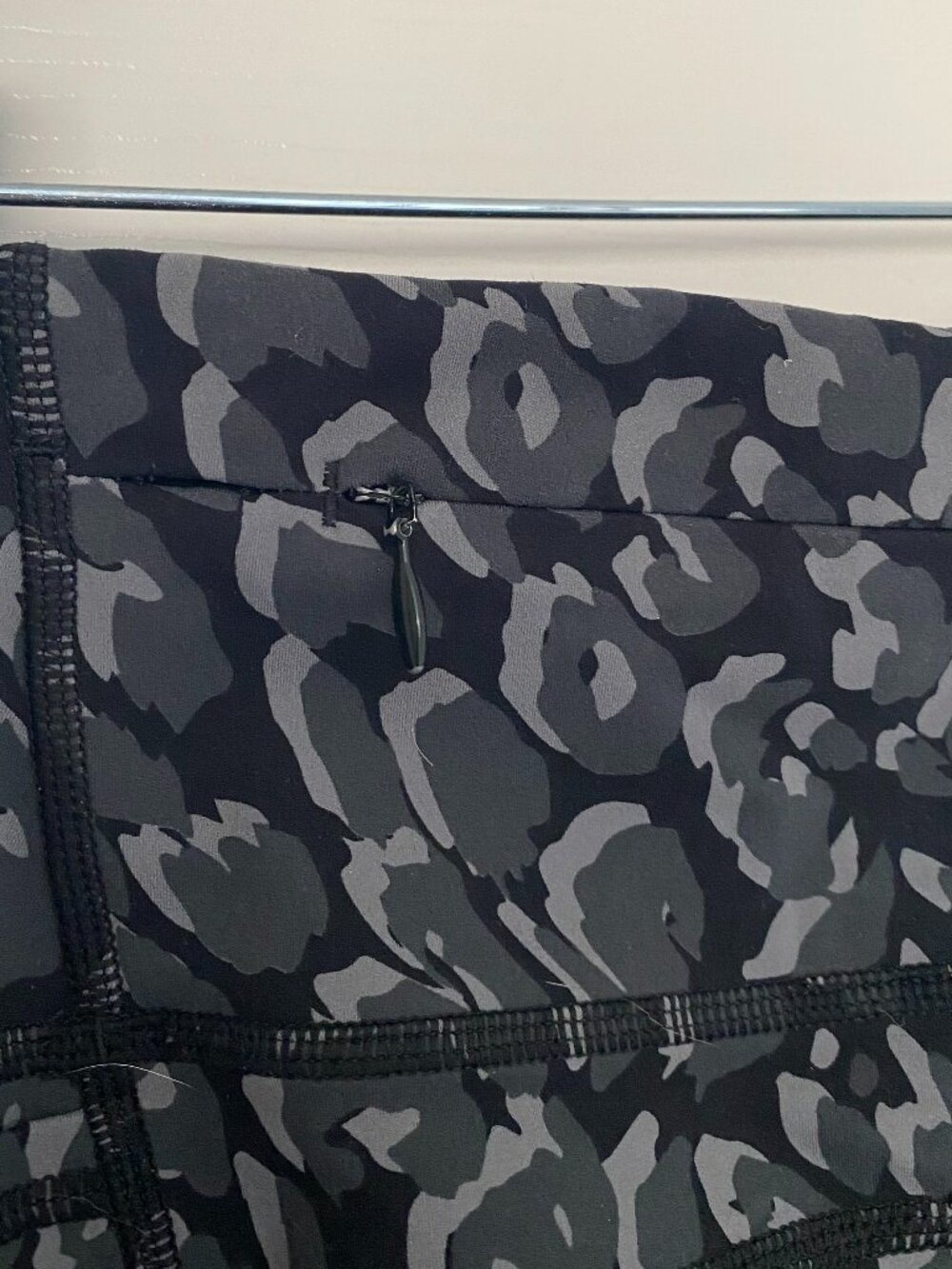 Sweaty Betty | Power 7/8 Leggings in Tonal Leopard - Picture 7 of 11